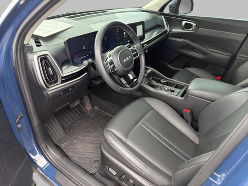 Used 2025 Kia Sorento S w/ Panoramic Sunroof Package image 11
