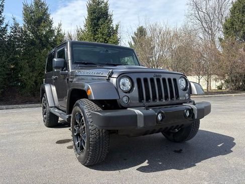 Used 2017 Jeep Wrangler Sahara image 8