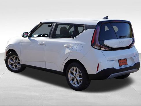 Certified 2024 Kia Soul LX w/ Option Group 015 FWD image 7