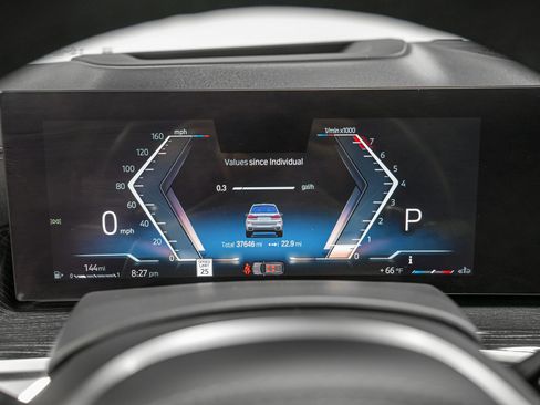 Used 2023 BMW X7 xDrive40i w/ M Sport Package image 21