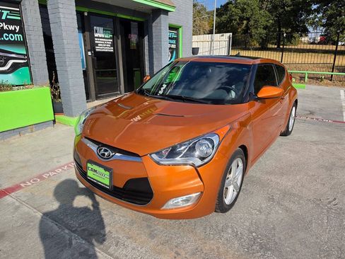Used 2015 Hyundai Veloster w/ Option Group 02 FWD image 3