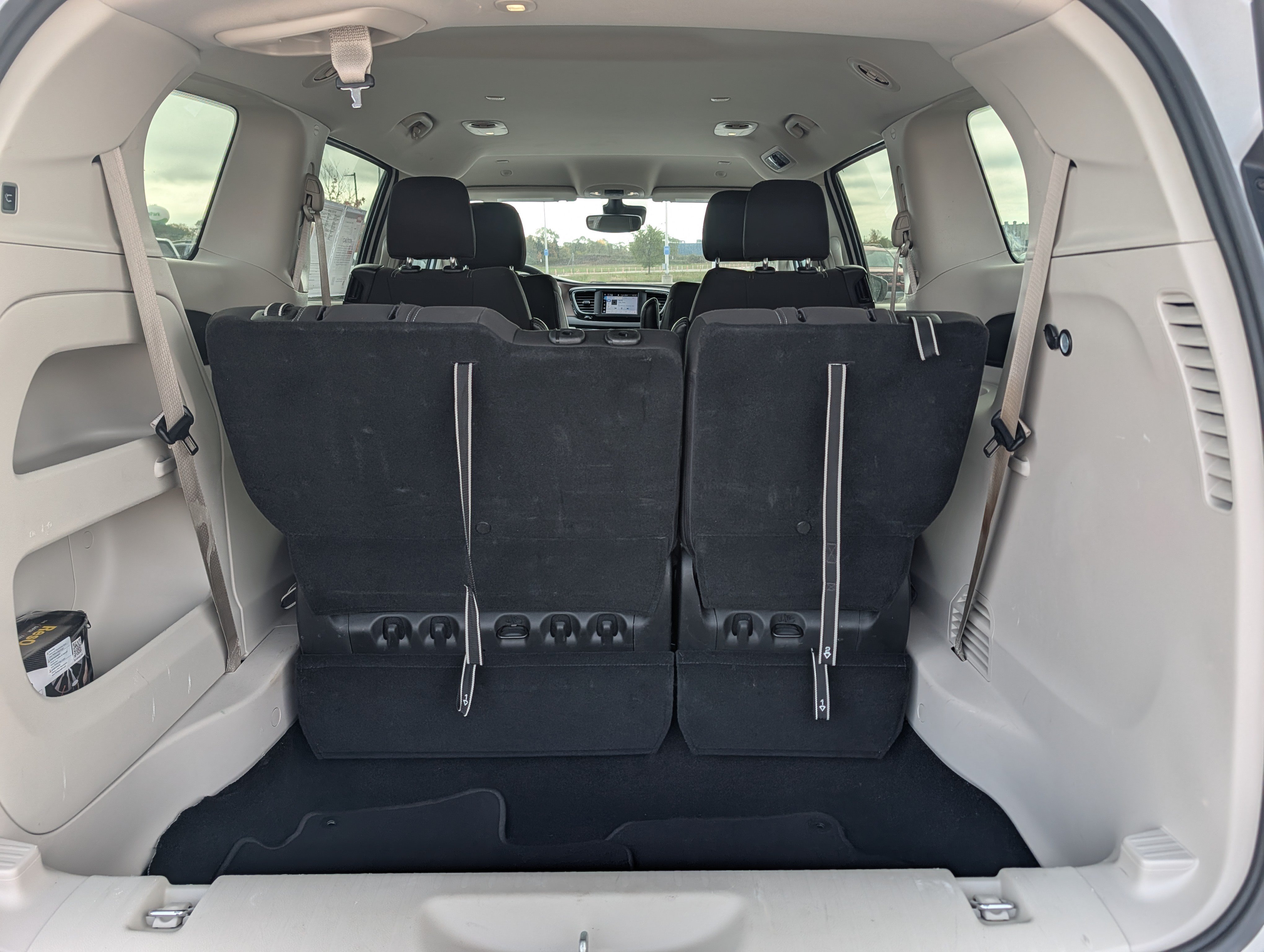 Used 2024 Chrysler Voyager LX FWD image 18