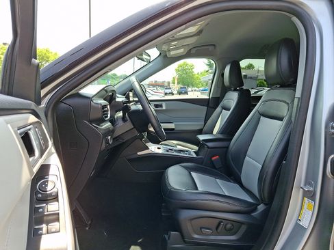 Certified 2023 Ford Explorer XLT w/ Equipment Group 202A AWD/4WD image 16