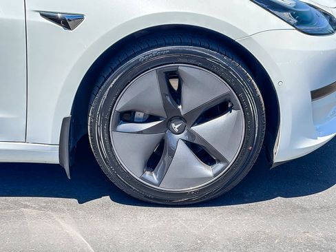 Used 2018 Tesla Model 3 Long Range RWD image 9