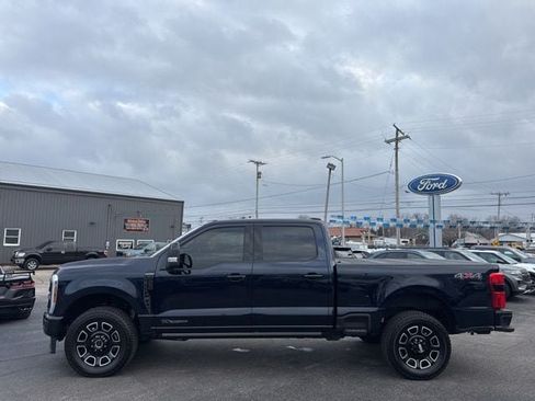 Used 2025 Ford F250 Platinum AWD/4WD image 2