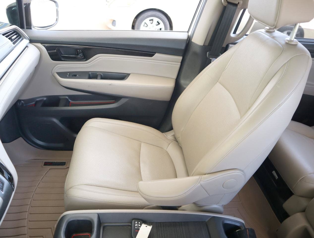 Used 2018 Honda Odyssey Elite image 19