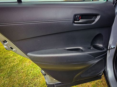 Used 2024 Toyota Corolla Cross AWD Hybrid image 27