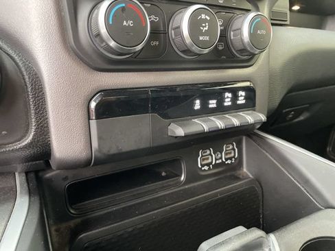 Used 2023 RAM 1500 Big Horn AWD/4WD image 28
