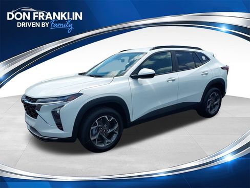 New 2026 Chevrolet Trax LT w/ LT Convenience Package FWD image 1
