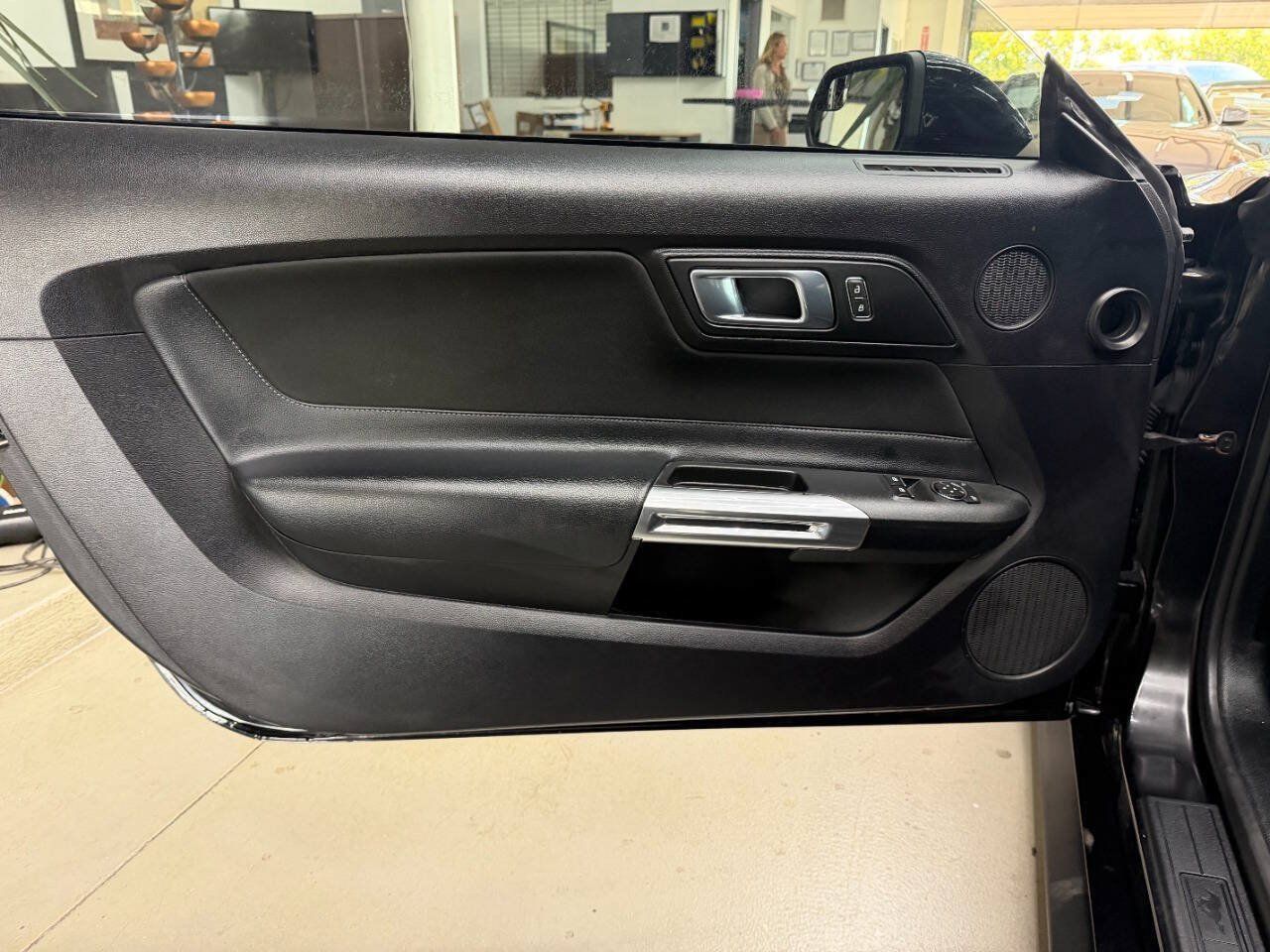 Used 2018 Ford Mustang Coupe w/ Equipment Group 101A RWD image 10