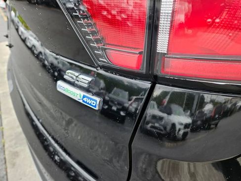 Used 2017 Ford Escape SE w/ Equipment Group 201A AWD/4WD image 11