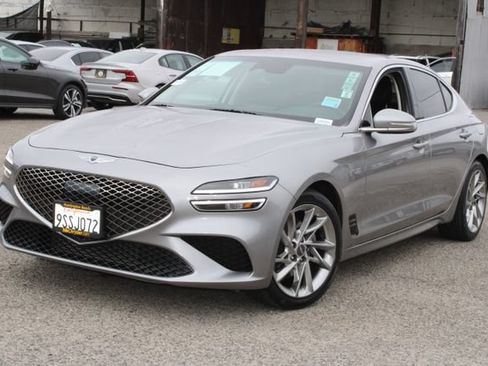 Used 2022 Genesis G70 2.0T RWD image 9