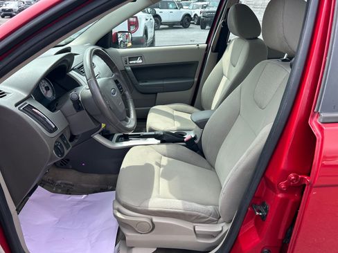 Used 2009 Ford Focus SES FWD image 6