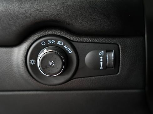 Used 2021 Dodge Durango SXT image 46