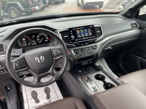 Certified 2025 Honda Ridgeline RTL image 18