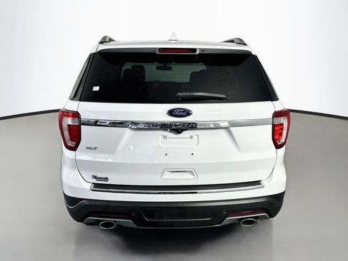 Used 2018 Ford Explorer XLT w/ Equipment Group 201A FWD image 6