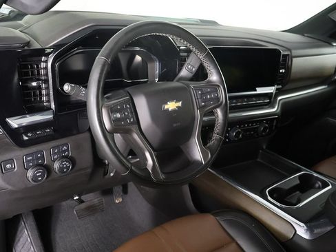 Used 2025 Chevrolet Silverado 2500 High Country w/ Technology Package AWD/4WD image 30