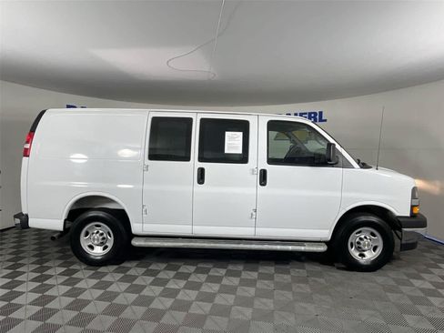 Used 2025 Chevrolet Express 2500 w/ Driver Convenience Package RWD image 6