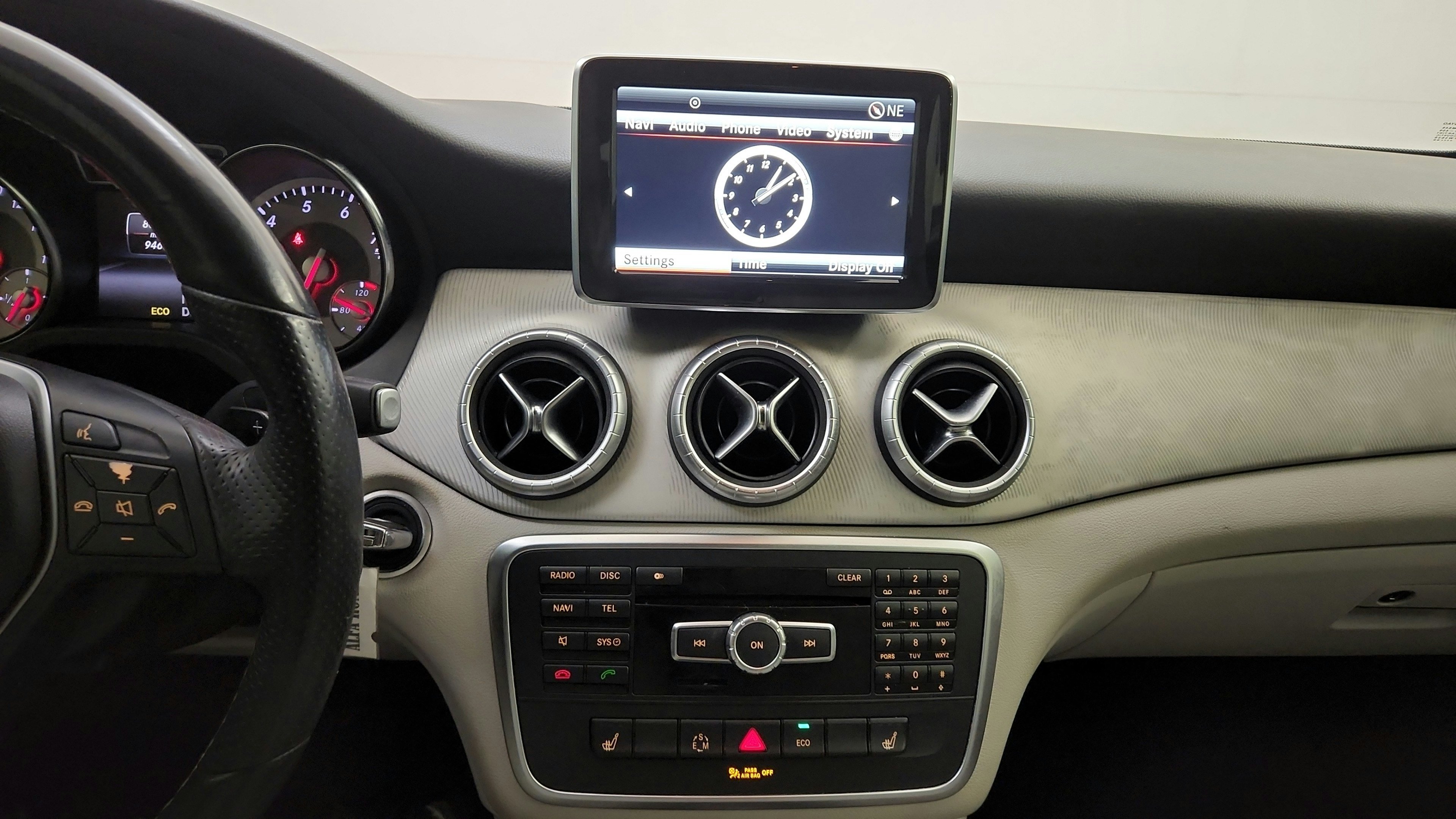 Used 2014 Mercedes-Benz CLA 250 4MATIC image 23