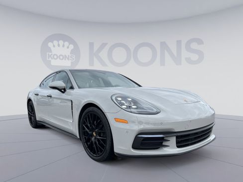 Used 2018 Porsche Panamera 4 image 10