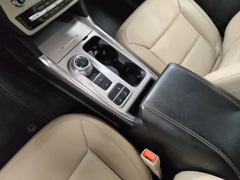 Used 2022 Ford Explorer XLT w/ Equipment Group 202A RWD image 26