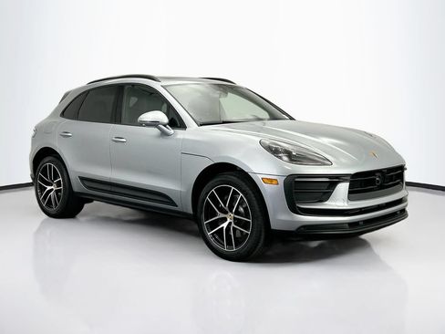Used 2026 Porsche Macan AWD/4WD image 9