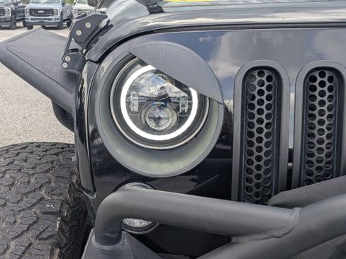 Used 2018 Jeep Wrangler Sport AWD/4WD image 10