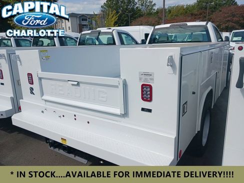 New 2024 Ford F450 XL w/ XL Chrome Package image 4