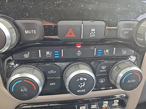 Used 2020 RAM 2500 Laramie AWD/4WD image 14
