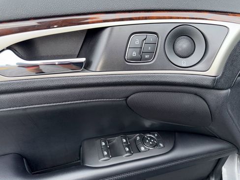 Used 2019 Lincoln MKZ Reserve FWD image 15