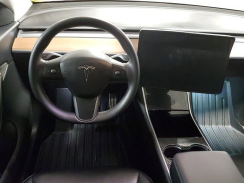 Used 2020 Tesla Model Y Long Range image 18