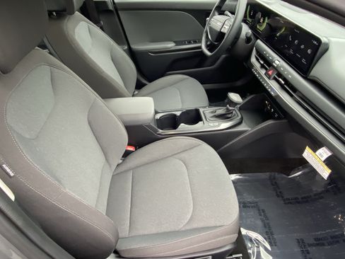Used 2025 Kia K4 FWD image 9