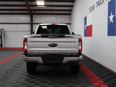 Used 2018 Ford F250 Lariat w/ Lariat Value Package AWD/4WD image 13