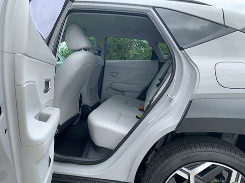 Used 2026 Hyundai Kona SEL Premium image 7