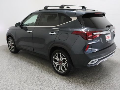 Used 2021 Kia Seltos SX w/ SX Sunroof Package AWD/4WD image 9