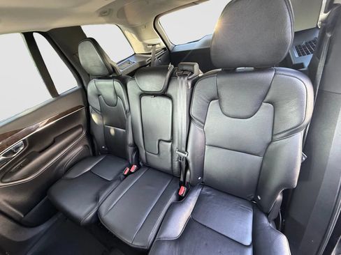 Used 2018 Volvo XC90 T5 Momentum w/ Convenience Package AWD/4WD image 15