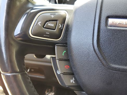 Used 2019 Land Rover Range Rover Evoque SE image 22