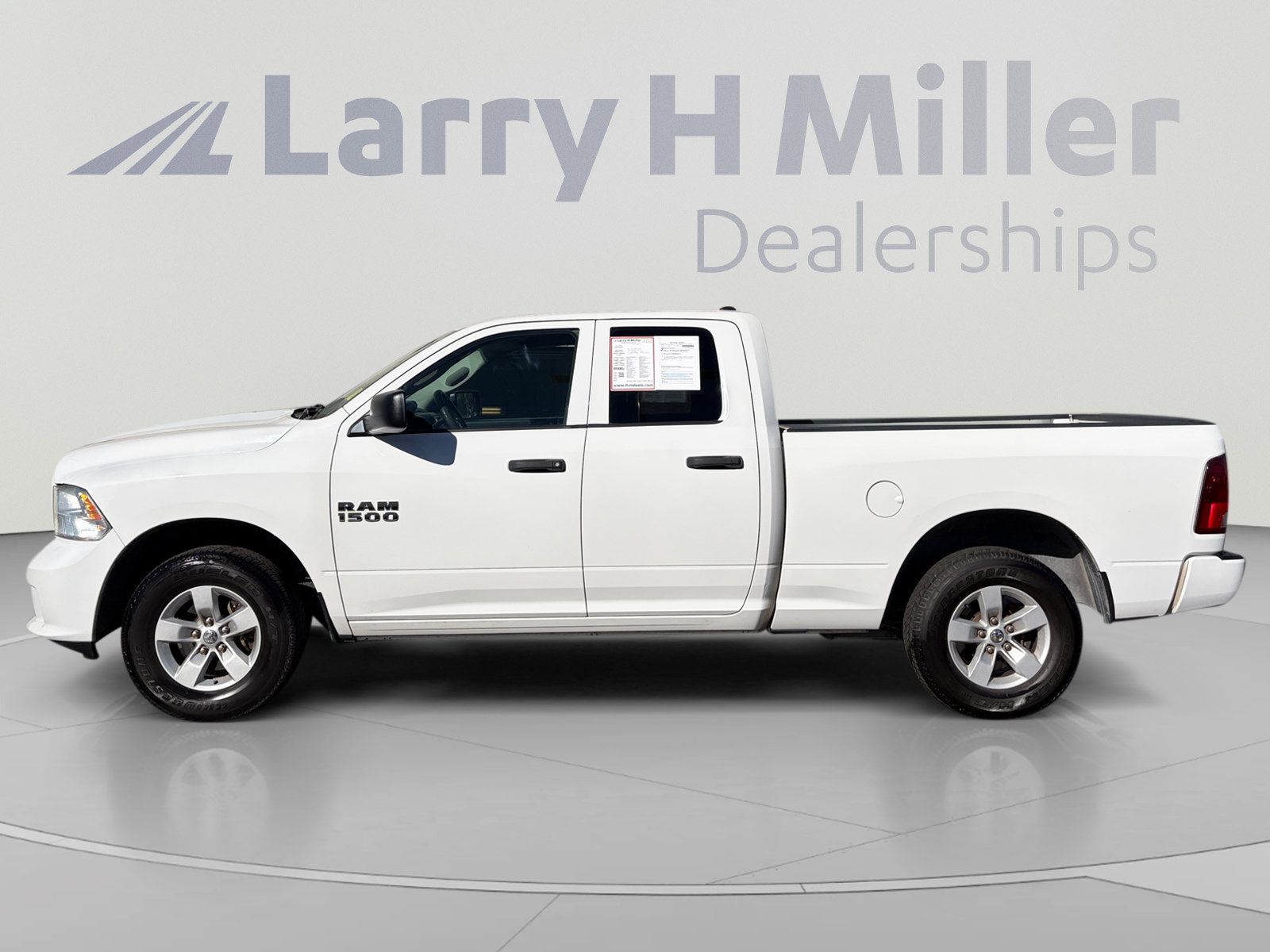 Used 2017 RAM 1500 Express AWD/4WD image 2