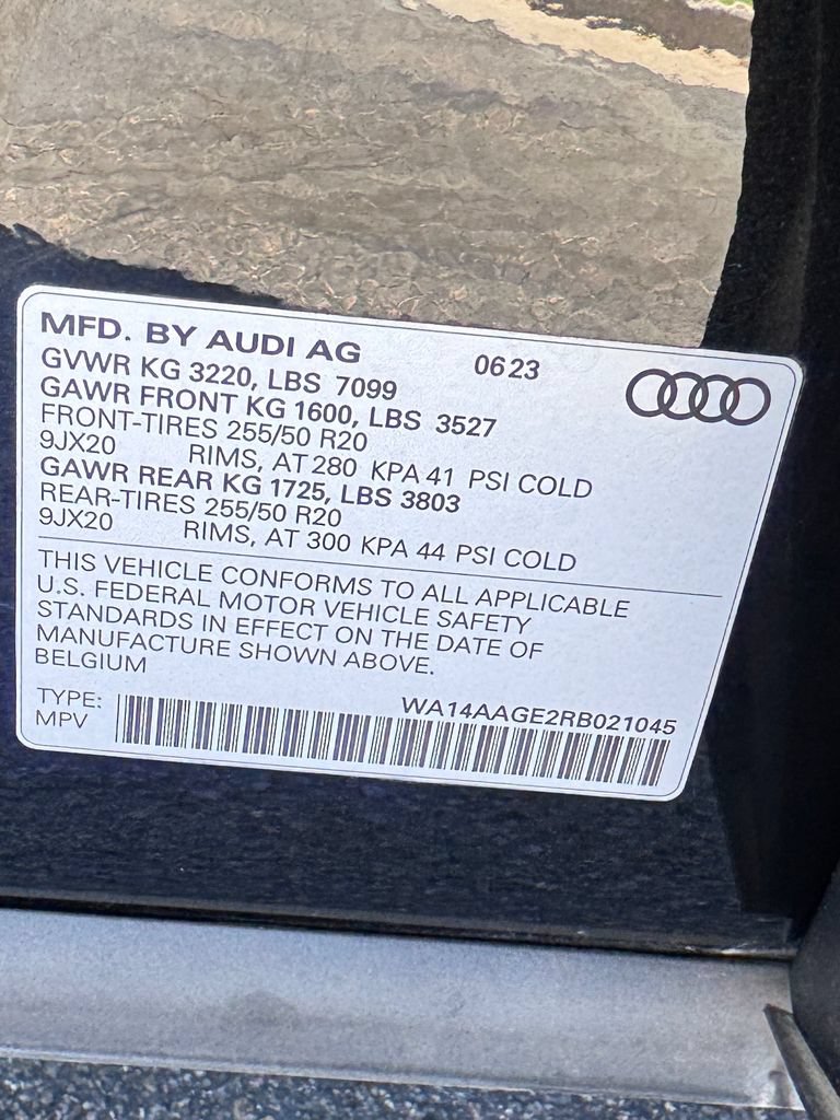 Used 2024 Audi Q8 e-tron Premium AWD/4WD image 40