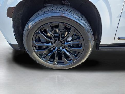 Used 2023 GMC Yukon Denali AWD/4WD image 39