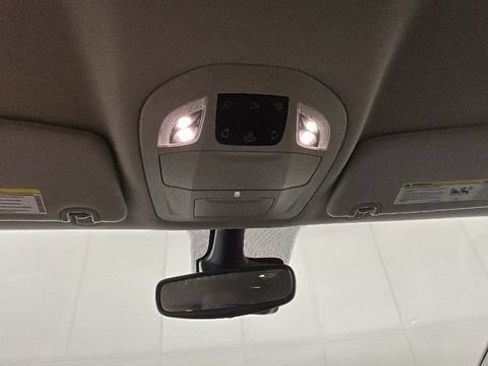 Used 2024 Chrysler Pacifica Touring-L FWD image 25