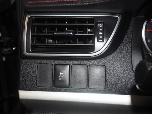 Used 2016 Toyota Camry XLE image 21