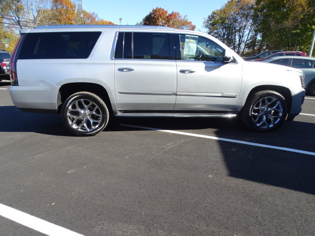 Certified 2018 Cadillac Escalade ESV Luxury AWD/4WD image 25