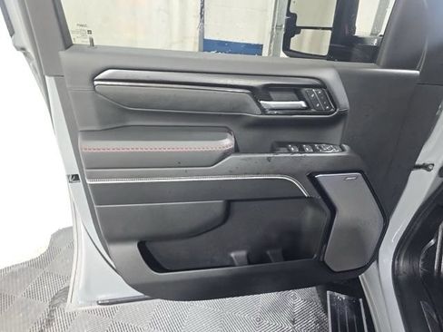 Used 2025 GMC Sierra 2500 AT4X AWD/4WD image 13