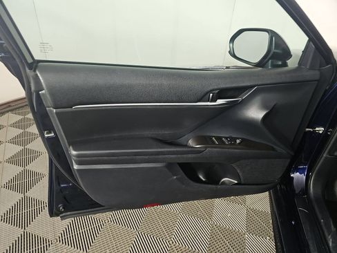 Used 2021 Toyota Camry SE FWD image 13