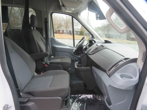 Used 2019 Ford Transit 150 XLT image 37