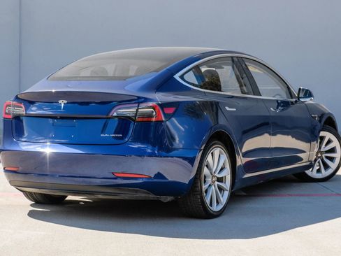 Used 2018 Tesla Model 3 Long Range image 2