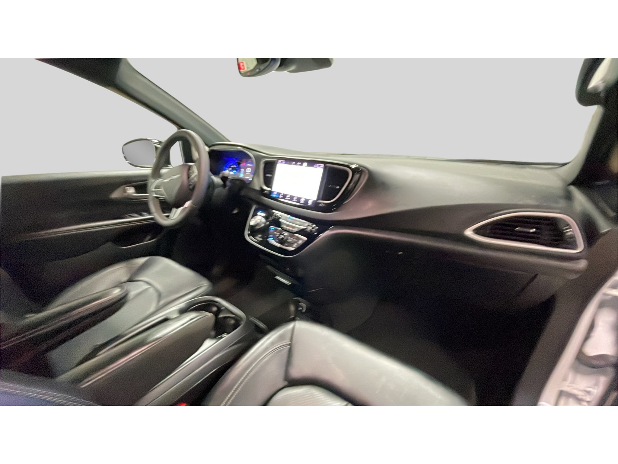 Used 2026 Chrysler Pacifica Select FWD image 19