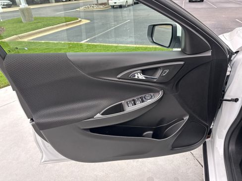 Used 2023 Chevrolet Malibu RS FWD image 14
