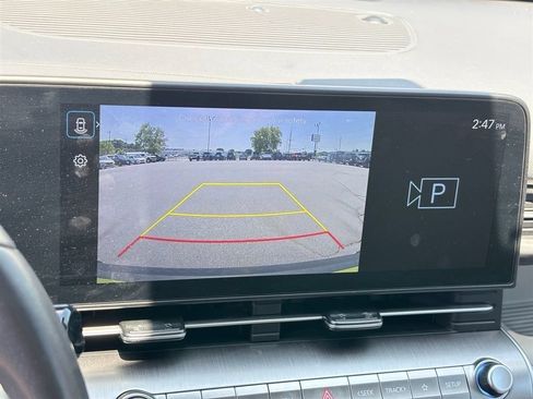 Used 2024 Hyundai Kona SEL FWD image 11